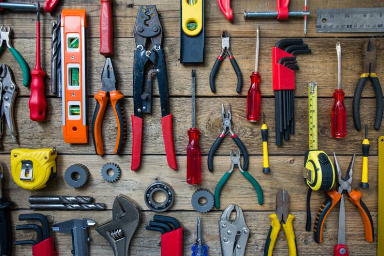 BUILD YOUR BASIC HANDYMAN TOOLBOX